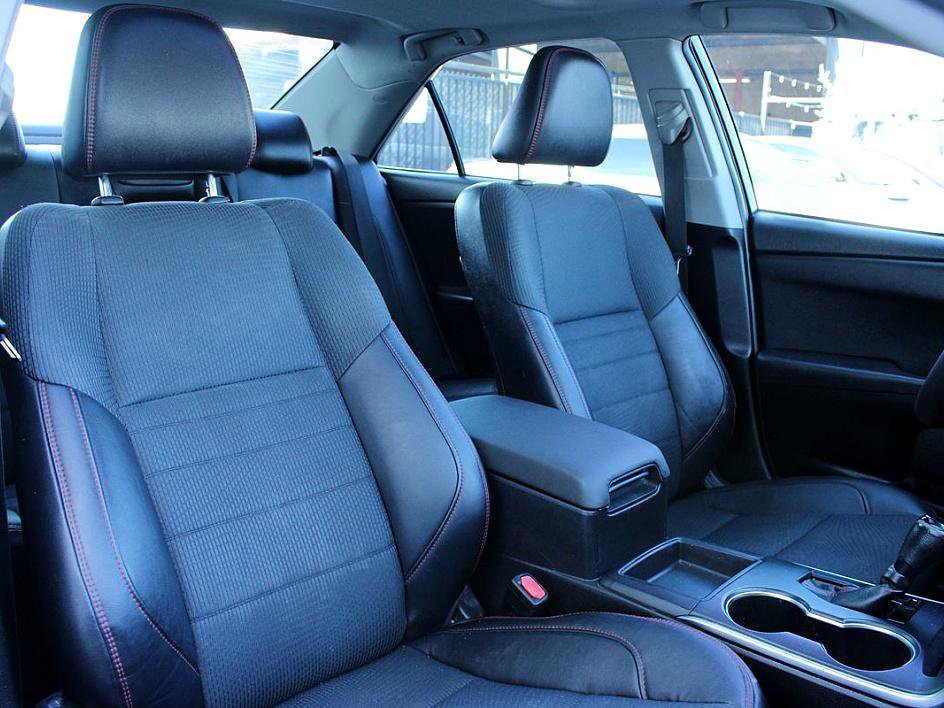 Used 2017 Toyota Camry SE image 26