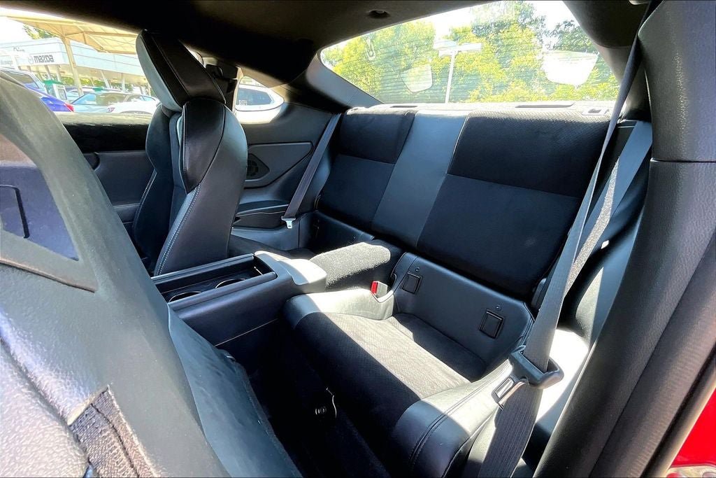 Used 2025 Toyota GR86 Premium w/ ALL Weather Mat Package (TMS) RWD image 19