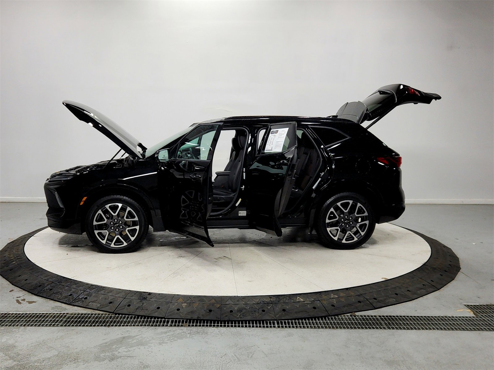 Used 2025 Chevrolet Blazer RS image 12