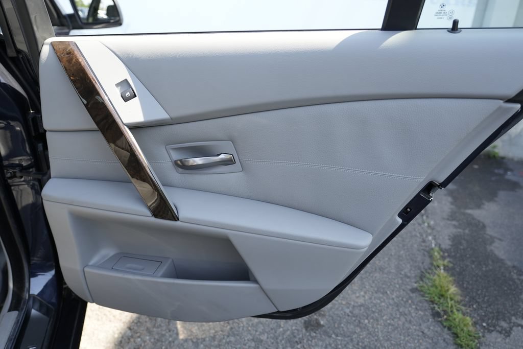 Used 2006 BMW 530xi Sedan AWD/4WD image 35