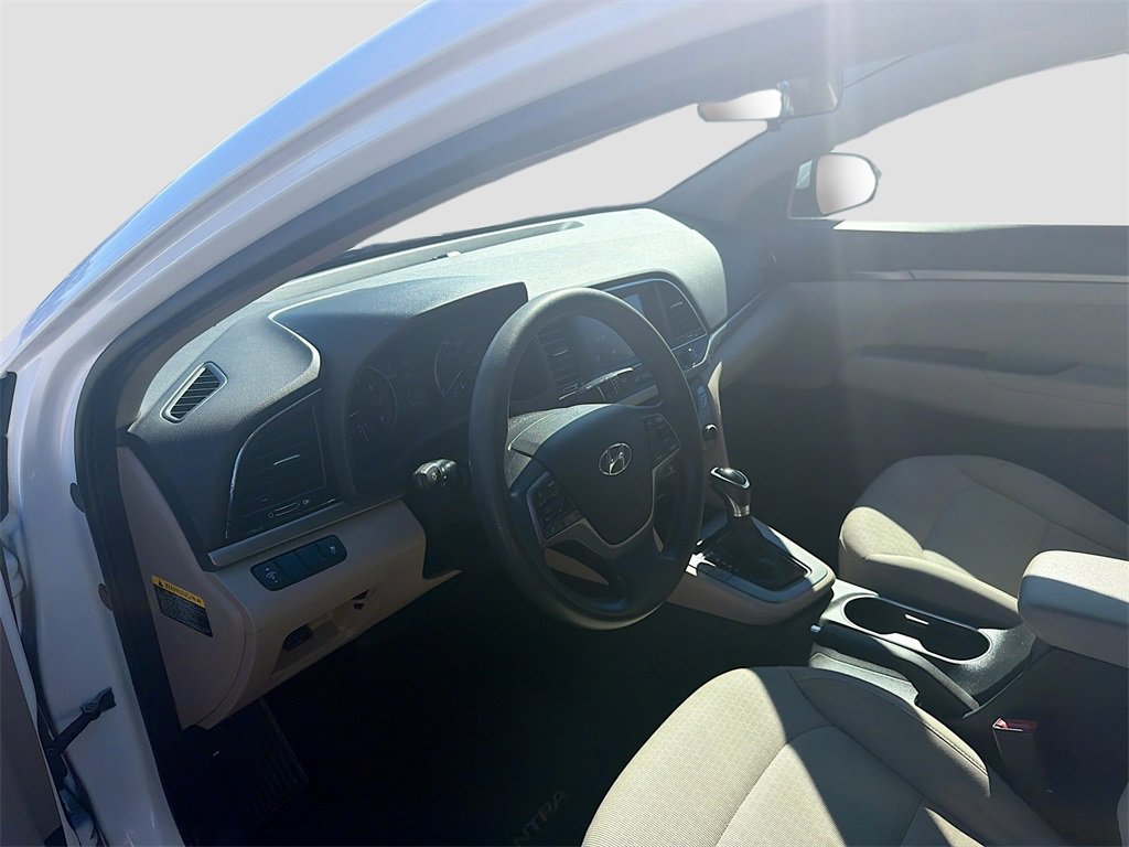 Used 2017 Hyundai Elantra SE image 9