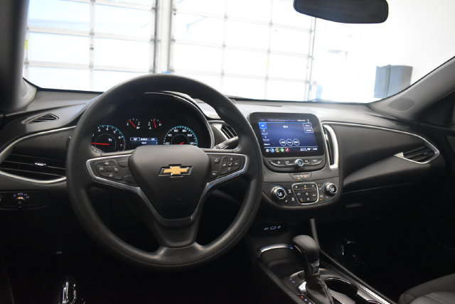 Used 2022 Chevrolet Malibu LT FWD image 23