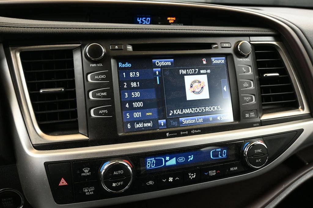 Used 2018 Toyota Highlander XLE AWD/4WD image 28