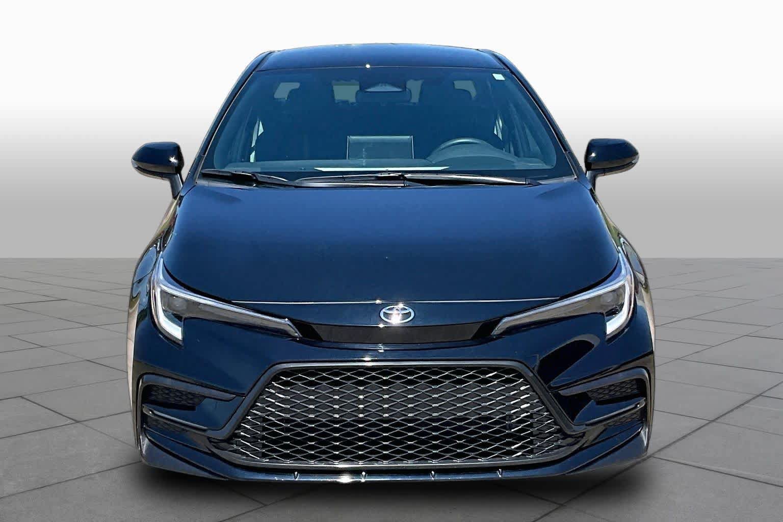 Used 2026 Toyota Corolla SE w/ SE Package FWD image 4