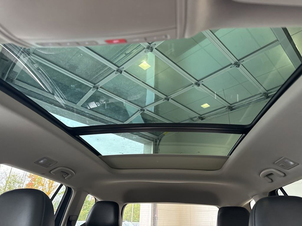 Used 2019 Volkswagen Atlas SE w/ Panoramic Sunroof Package image 24