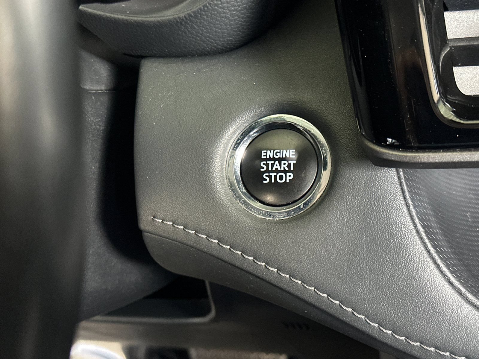 Used 2023 Toyota Highlander LE FWD image 21