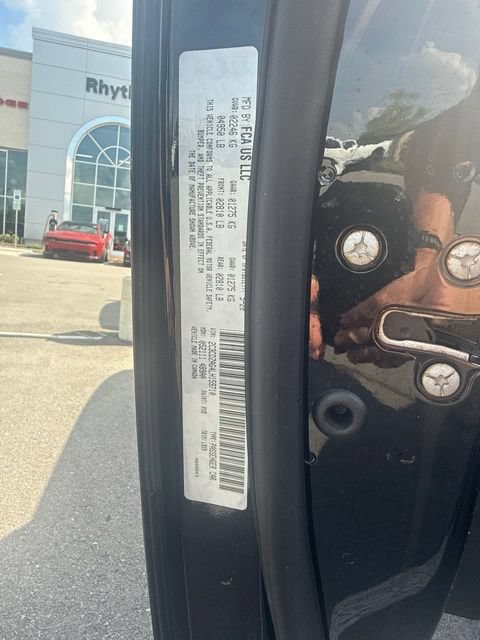 Used 2020 Dodge Challenger SXT RWD image 23