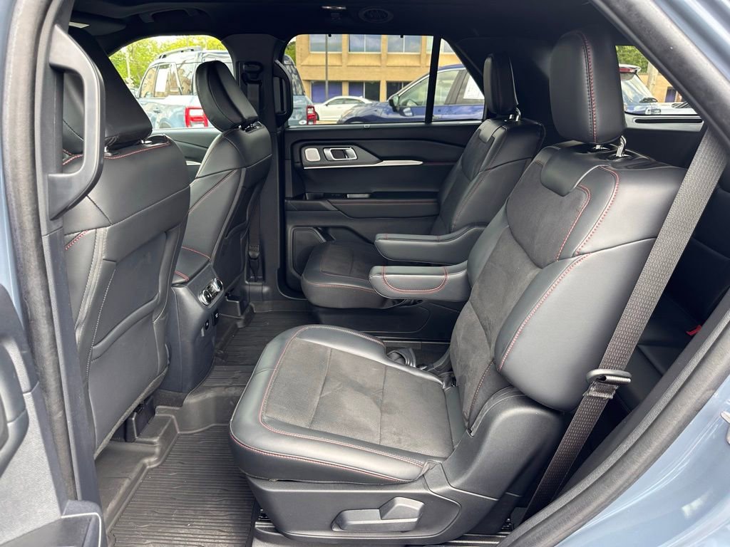 Used 2025 Ford Explorer ST AWD/4WD image 25