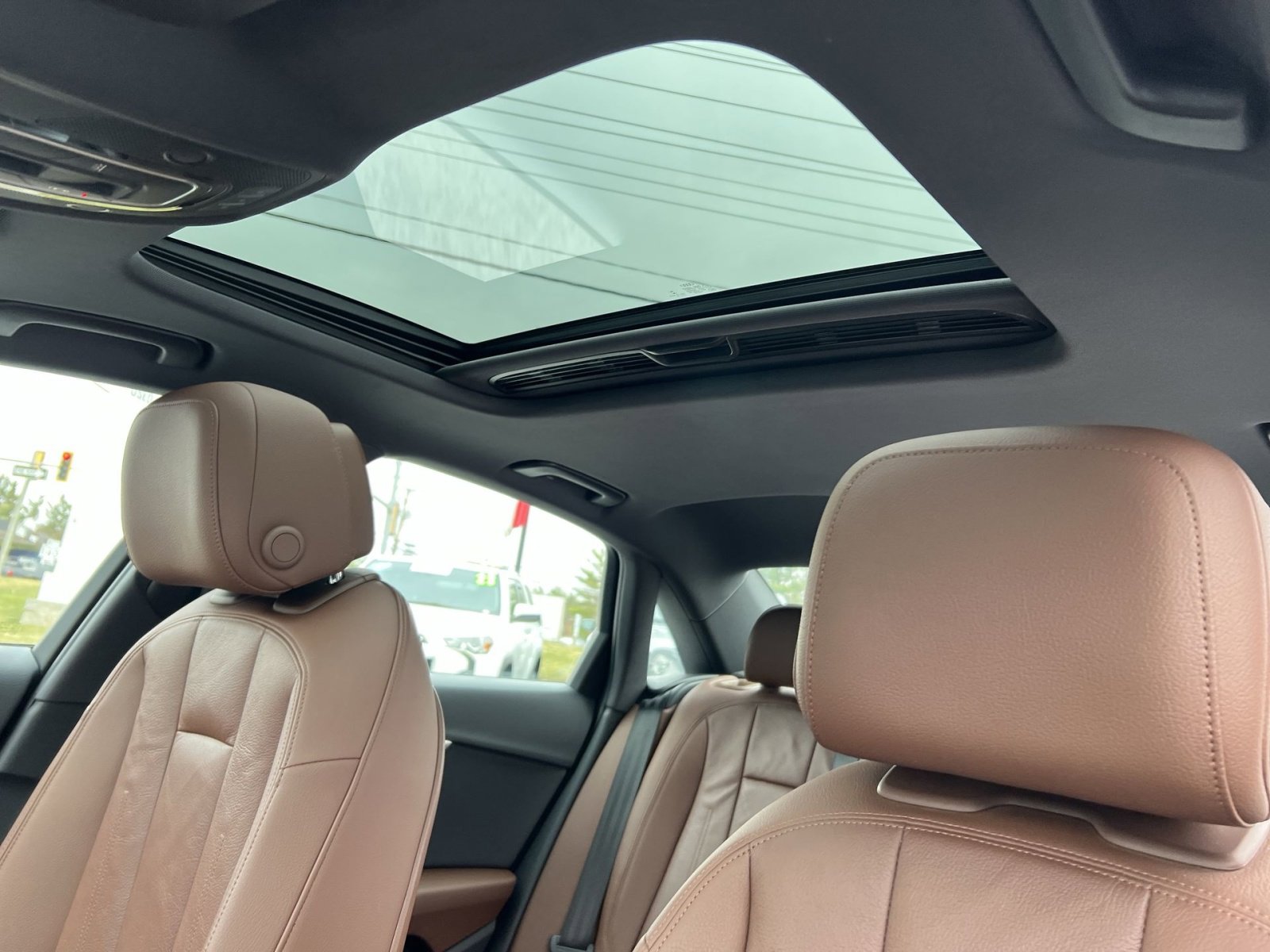 Used 2017 Audi A4 2.0T Premium image 23