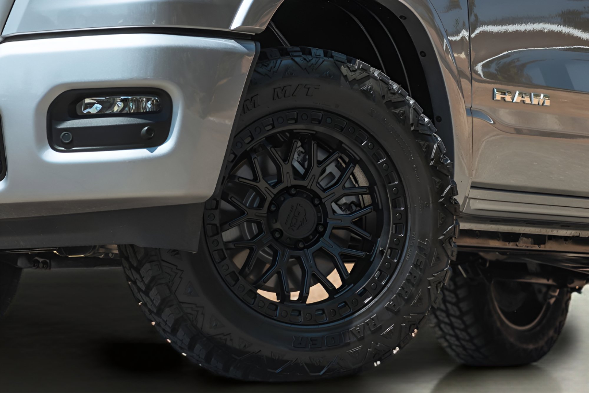 Used 2025 RAM 1500 Big Horn AWD/4WD image 4