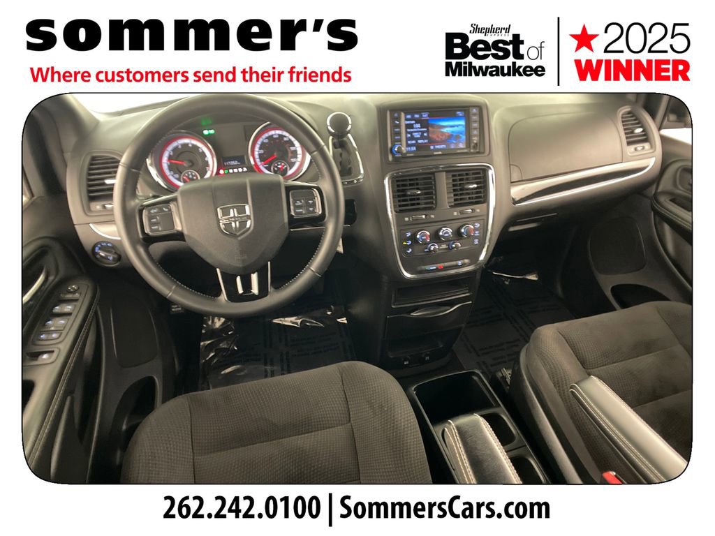Used 2018 Dodge Grand Caravan SE image 12