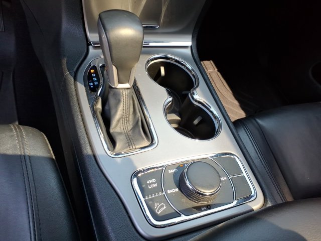 Used 2021 Jeep Grand Cherokee Limited w/ Sun & Sound Group AWD/4WD image 12