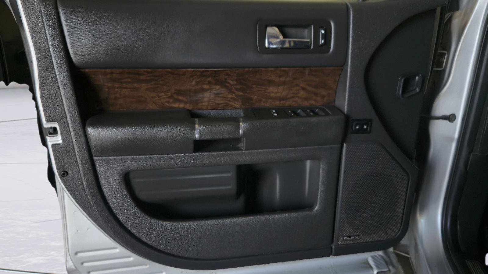 Used 2018 Ford Flex Limited FWD image 12