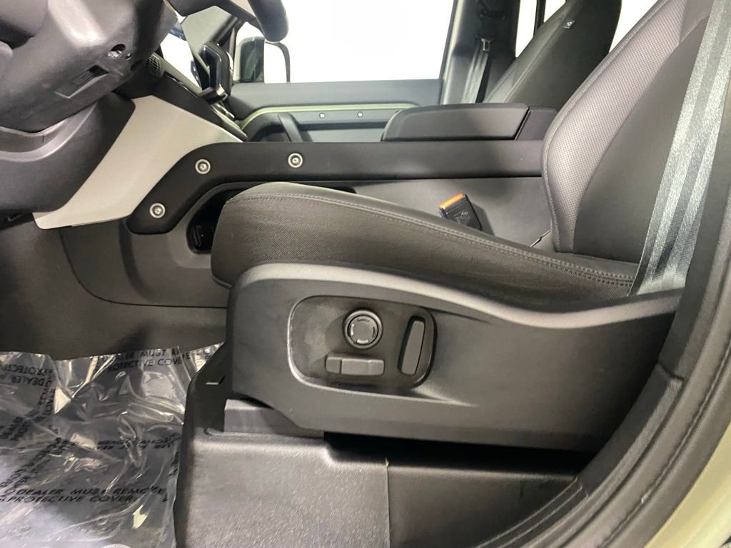 Used 2025 Land Rover Defender 110 S image 11