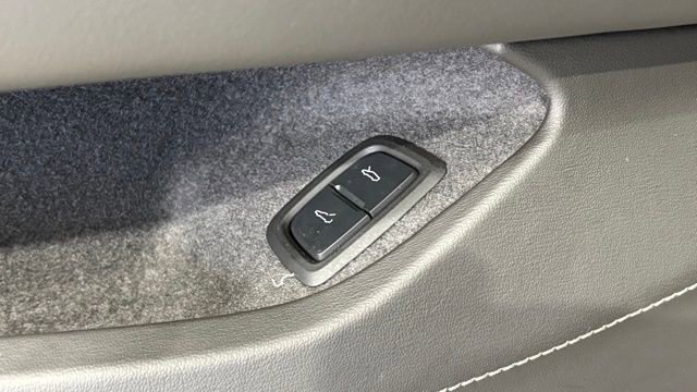 Used 2023 Chevrolet Corvette Stingray w/ Z51 Performance Package image 20