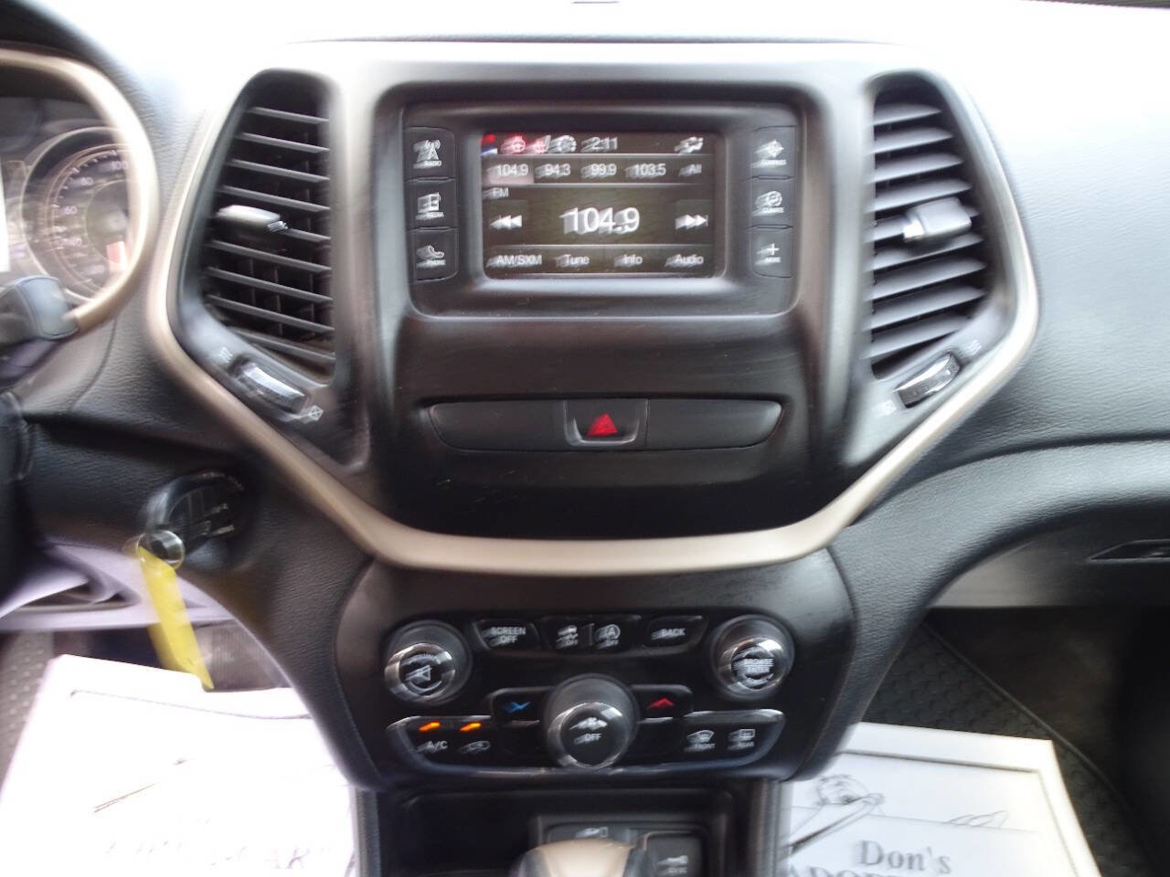 Used 2018 Jeep Cherokee Sport w/ Cold Weather Group AWD/4WD image 17