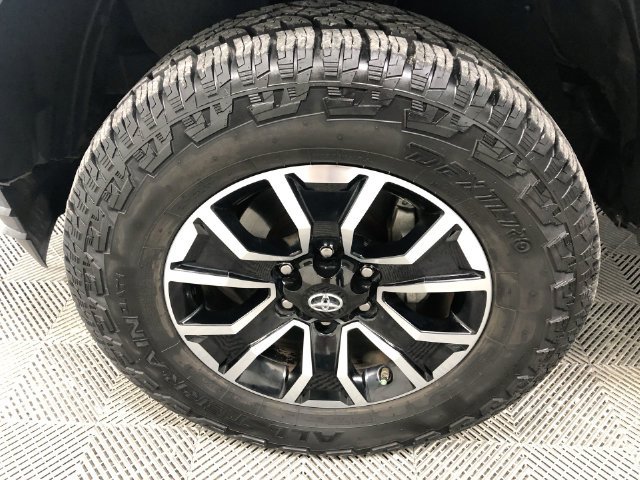Used 2020 Toyota Tacoma TRD Sport w/ TRD Premium Sport Package AWD/4WD image 30
