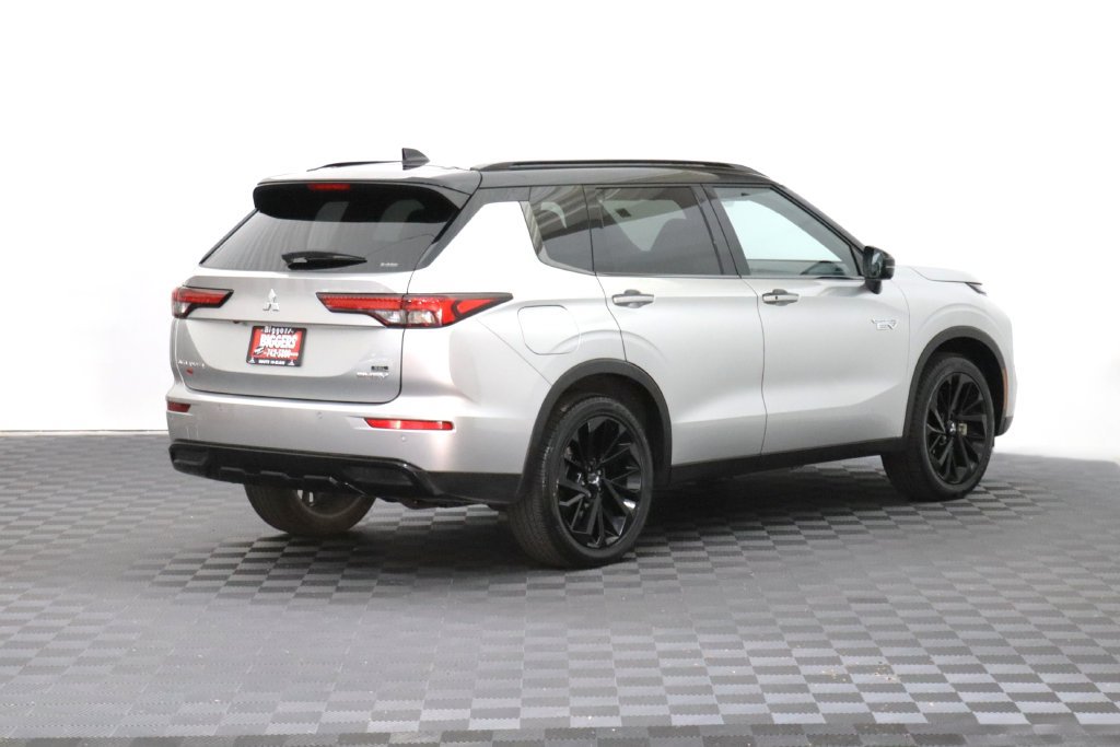 Used 2025 Mitsubishi Outlander SEL Black Edition AWD/4WD image 8