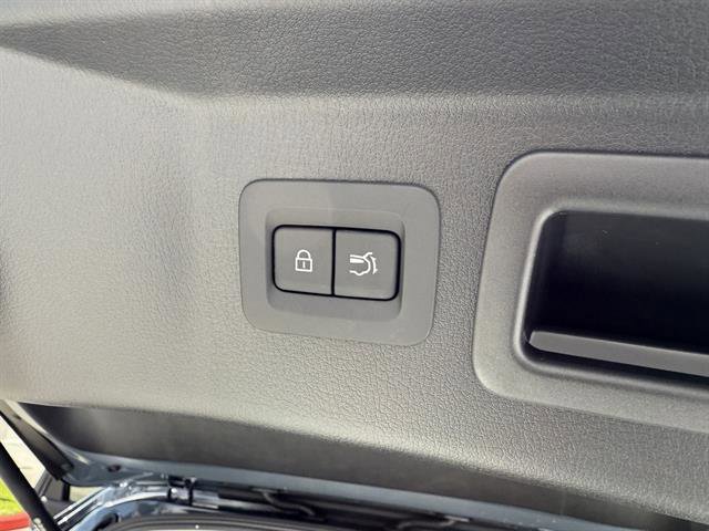 New 2025 MAZDA CX-70 Plug-In Hybrid w/ Premium Pkg image 31