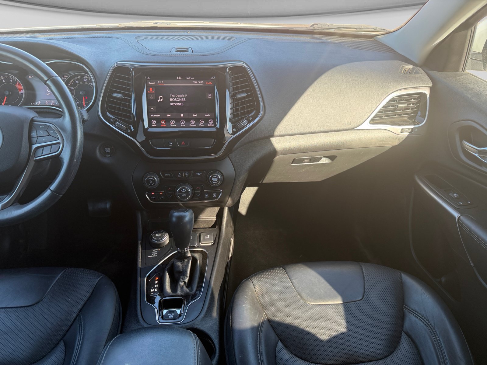 Used 2019 Jeep Cherokee Limited AWD/4WD image 27
