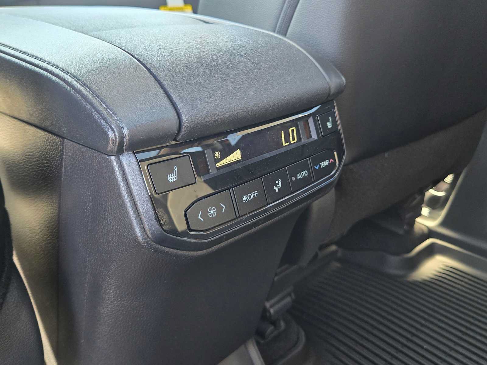 New 2026 Toyota Highlander Platinum AWD/4WD image 22