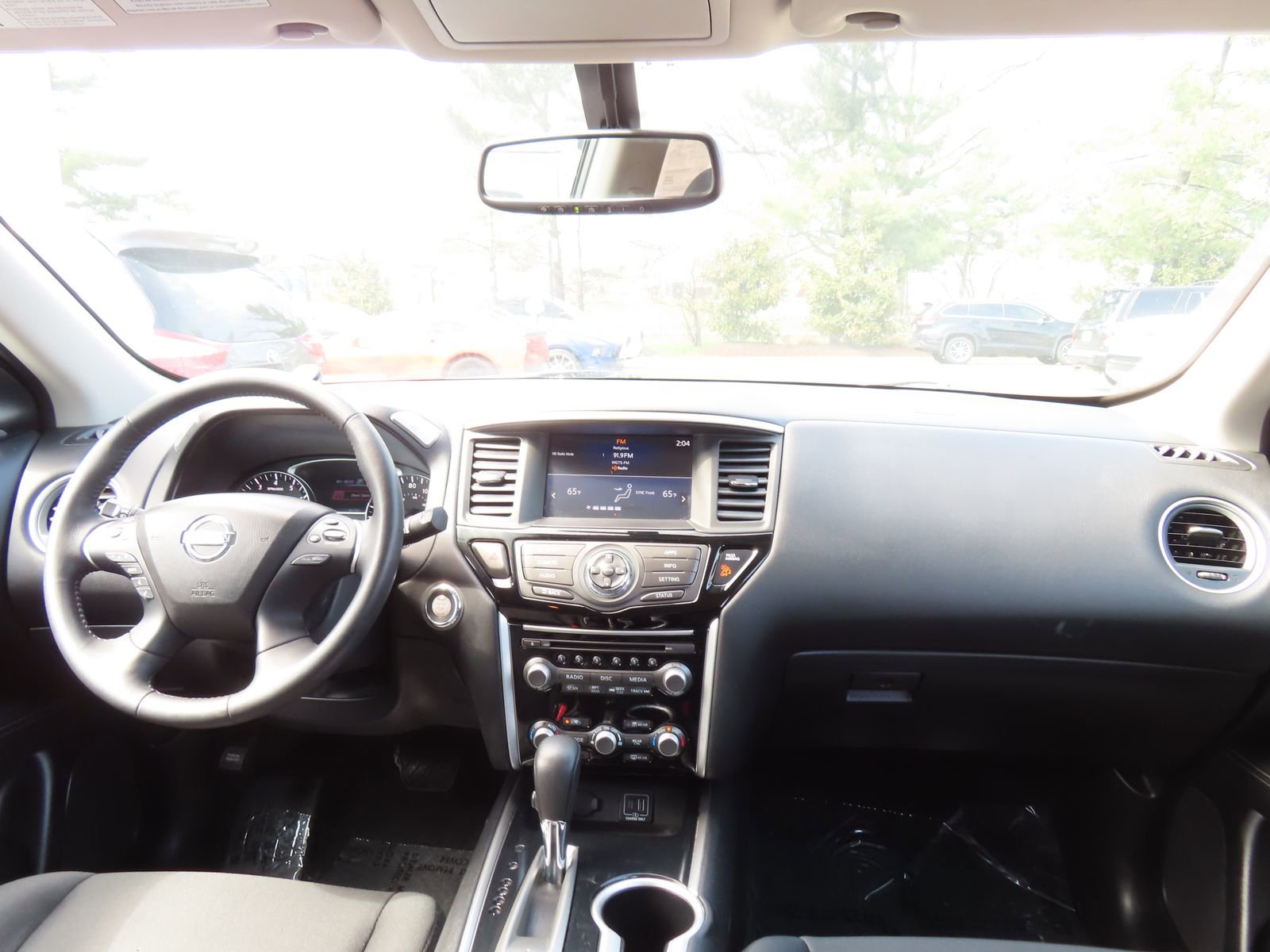 Used 2019 Nissan Pathfinder SV image 14