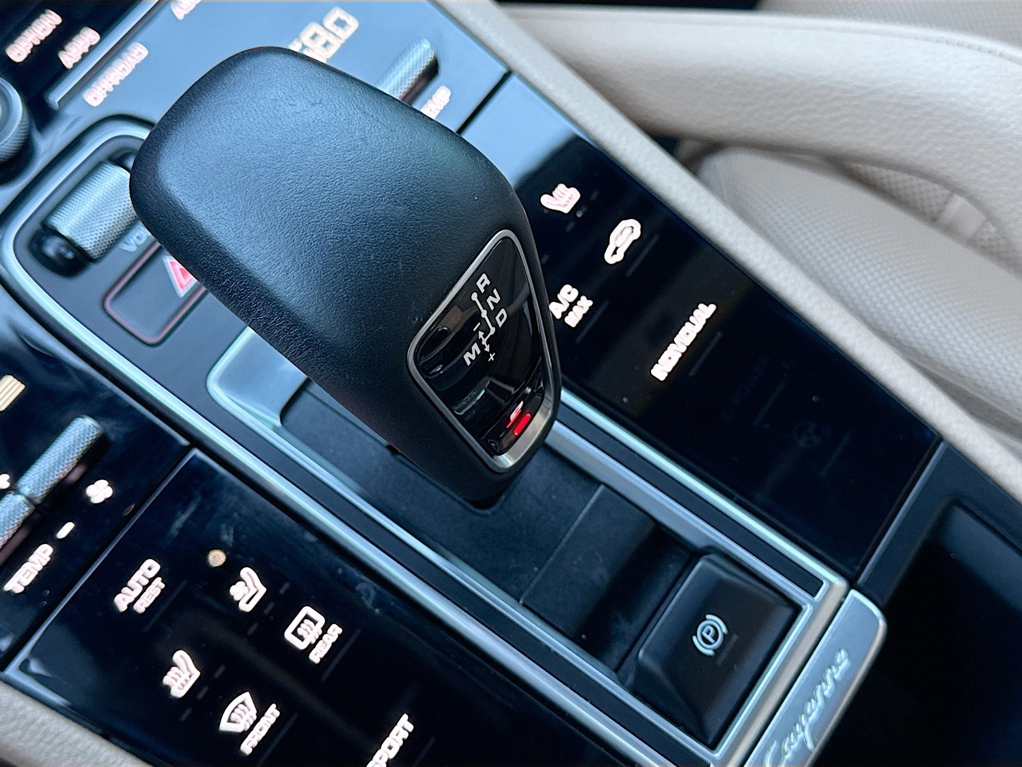 Used 2019 Porsche Cayenne AWD/4WD image 29