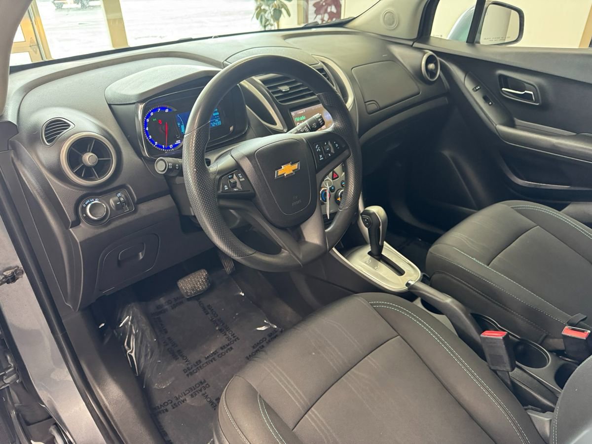 Used 2015 Chevrolet Trax LT FWD image 12