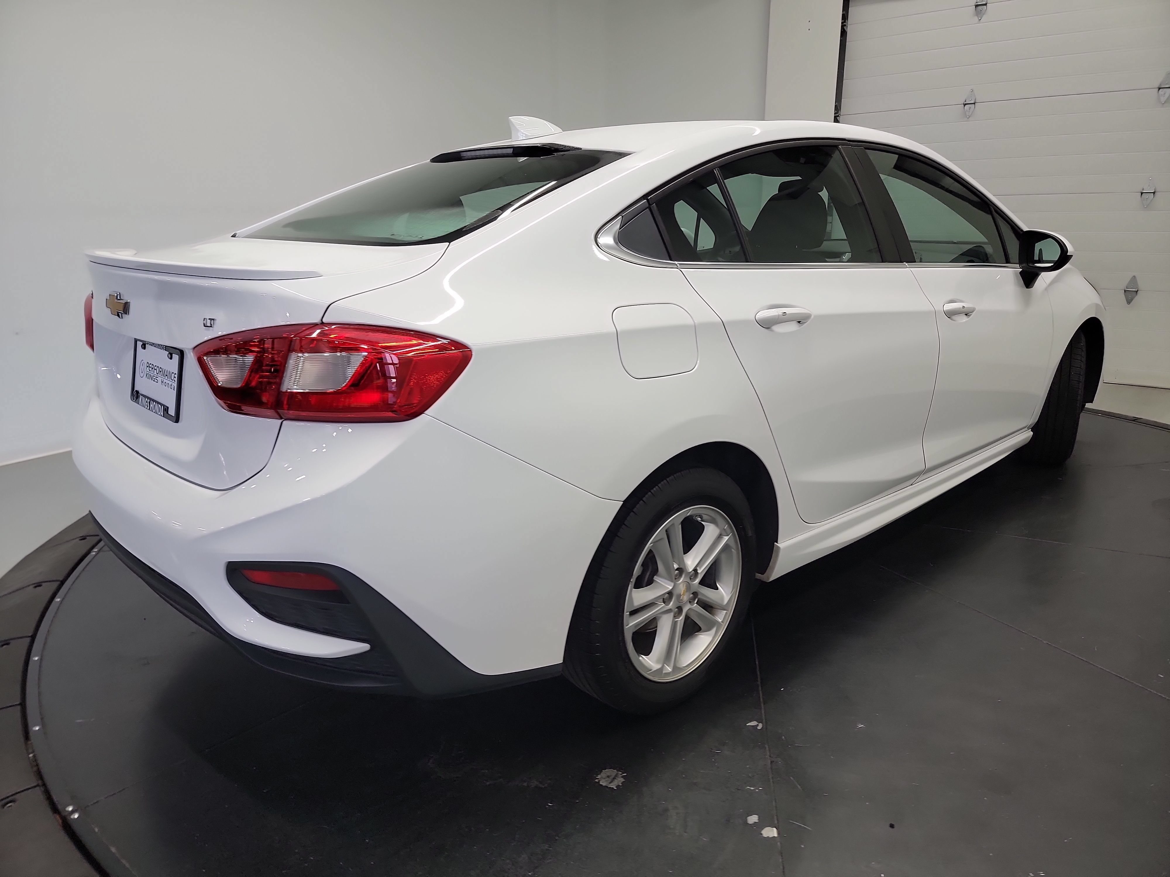 Used 2017 Chevrolet Cruze LT w/ Convenience Package FWD image 9