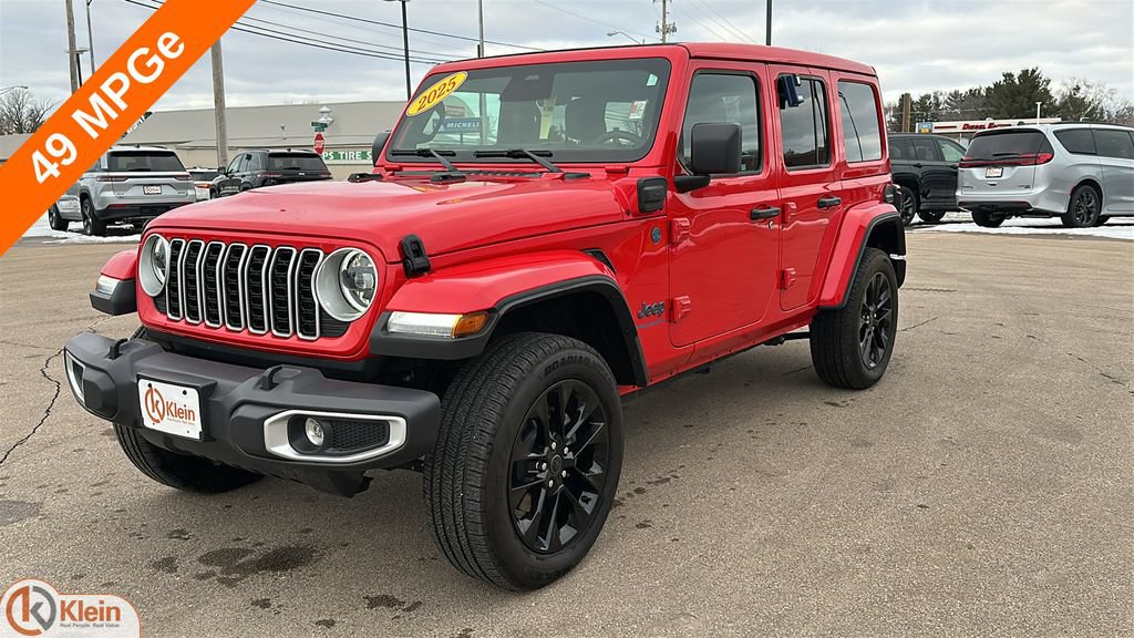 Used 2025 Jeep Wrangler Unlimited Sahara w/ Safety Group AWD/4WD image 3