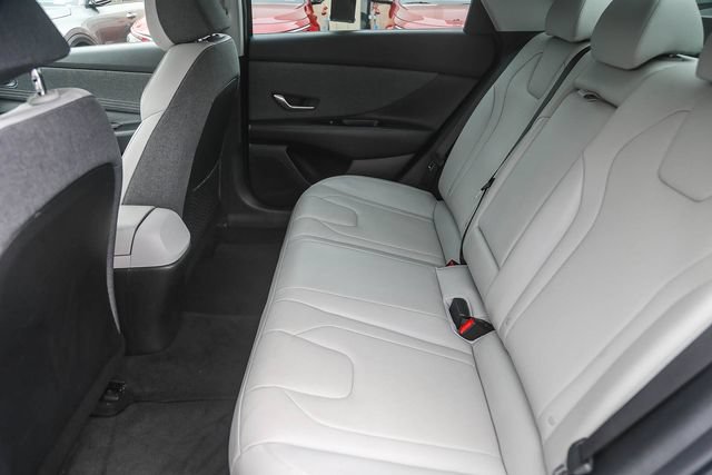 Used 2023 Hyundai Elantra Limited FWD image 20