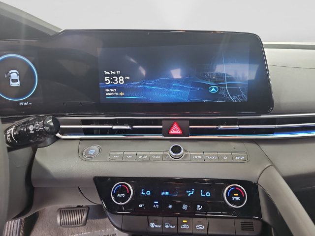 Used 2024 Hyundai Elantra SEL FWD image 21