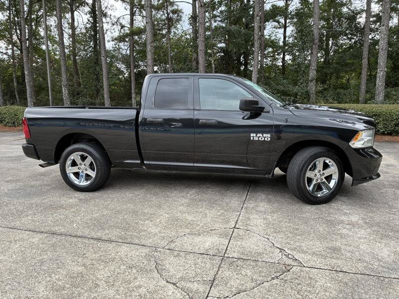 Used 2017 RAM 1500 Express RWD image 3
