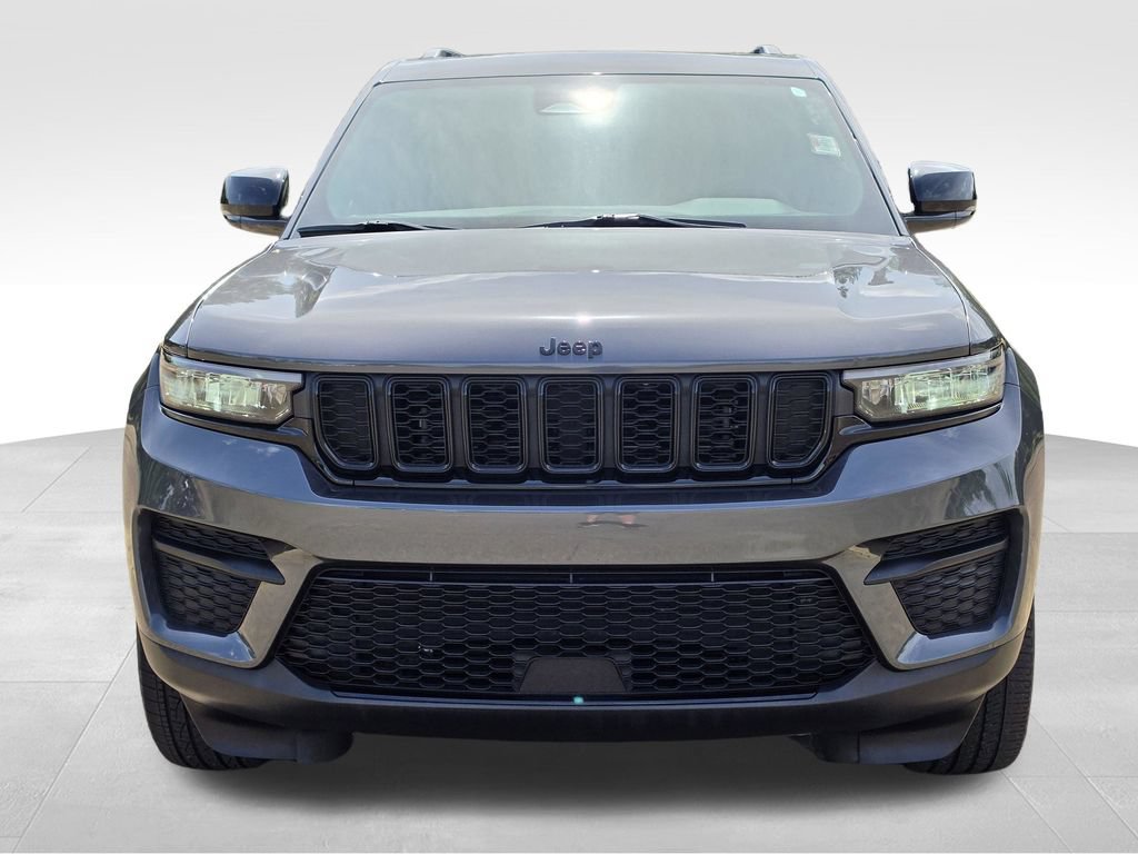 Used 2023 Jeep Grand Cherokee Altitude RWD video 3