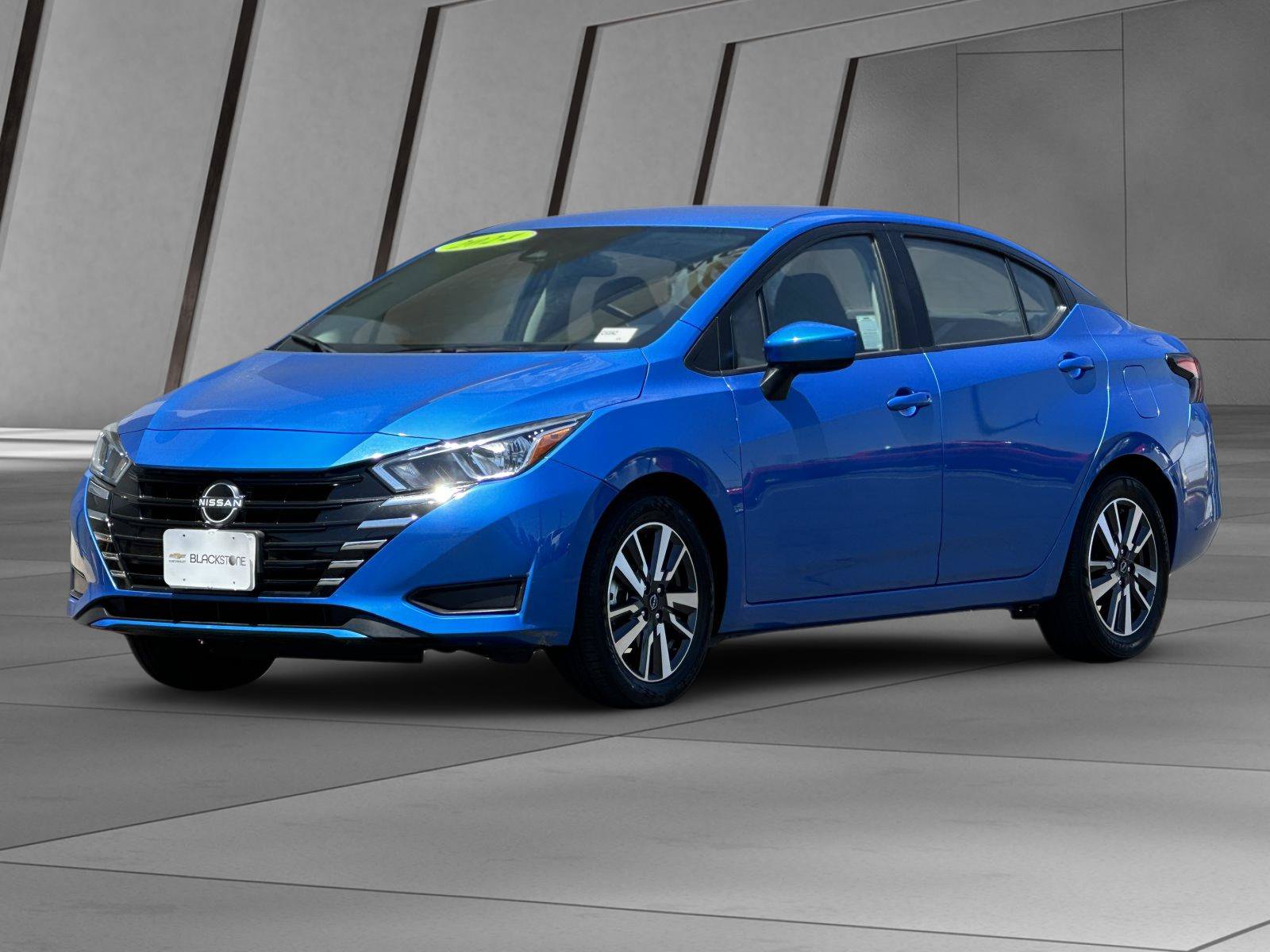 Used 2024 Nissan Versa SV FWD image 8
