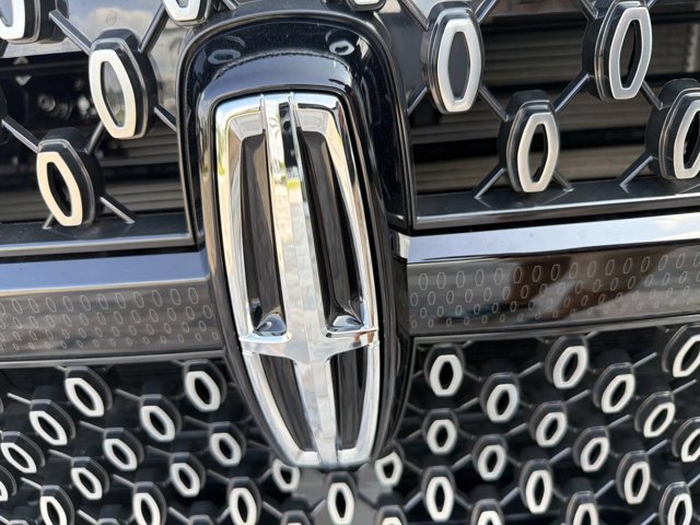 New 2026 Lincoln Navigator Reserve AWD/4WD image 7