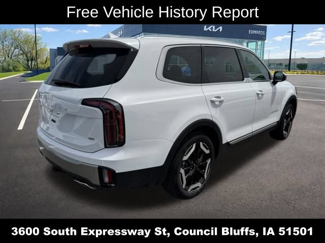 Used 2025 Kia Telluride EX w/ EX Captain's Chair Package AWD/4WD image 3