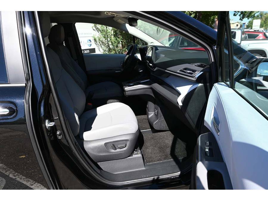 New 2025 Toyota Sienna XLE w/ XLE Plus Package AWD/4WD image 15