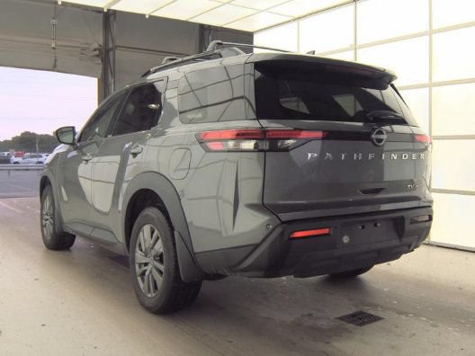 Used 2024 Nissan Pathfinder SV AWD/4WD image 3