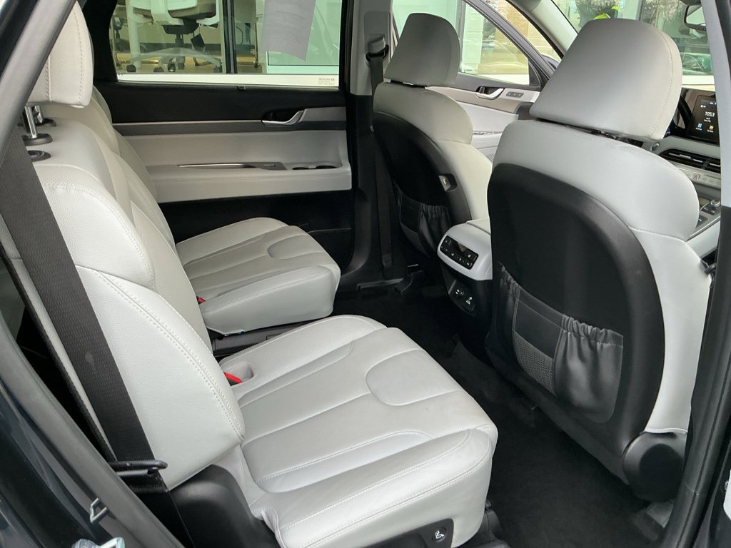 Used 2020 Hyundai Palisade SEL w/ Premium Package image 16