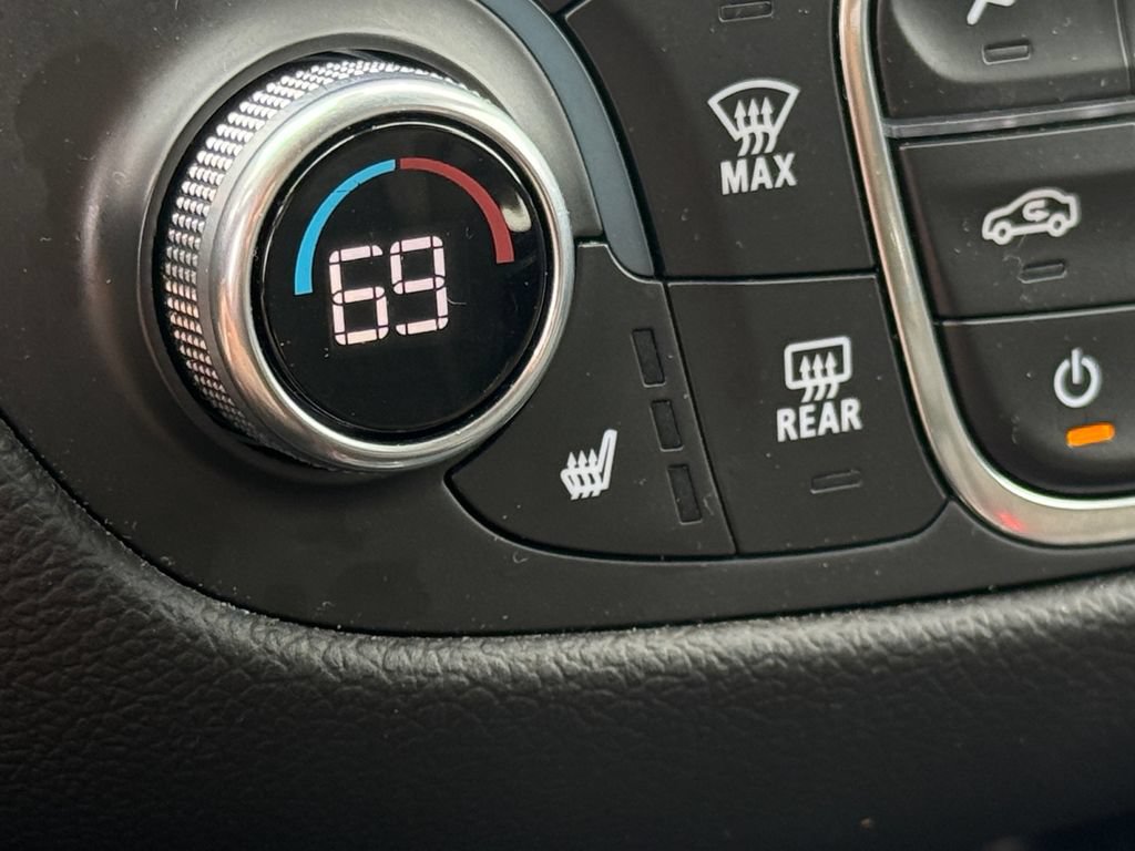 Used 2024 Chevrolet Equinox LT AWD/4WD image 34