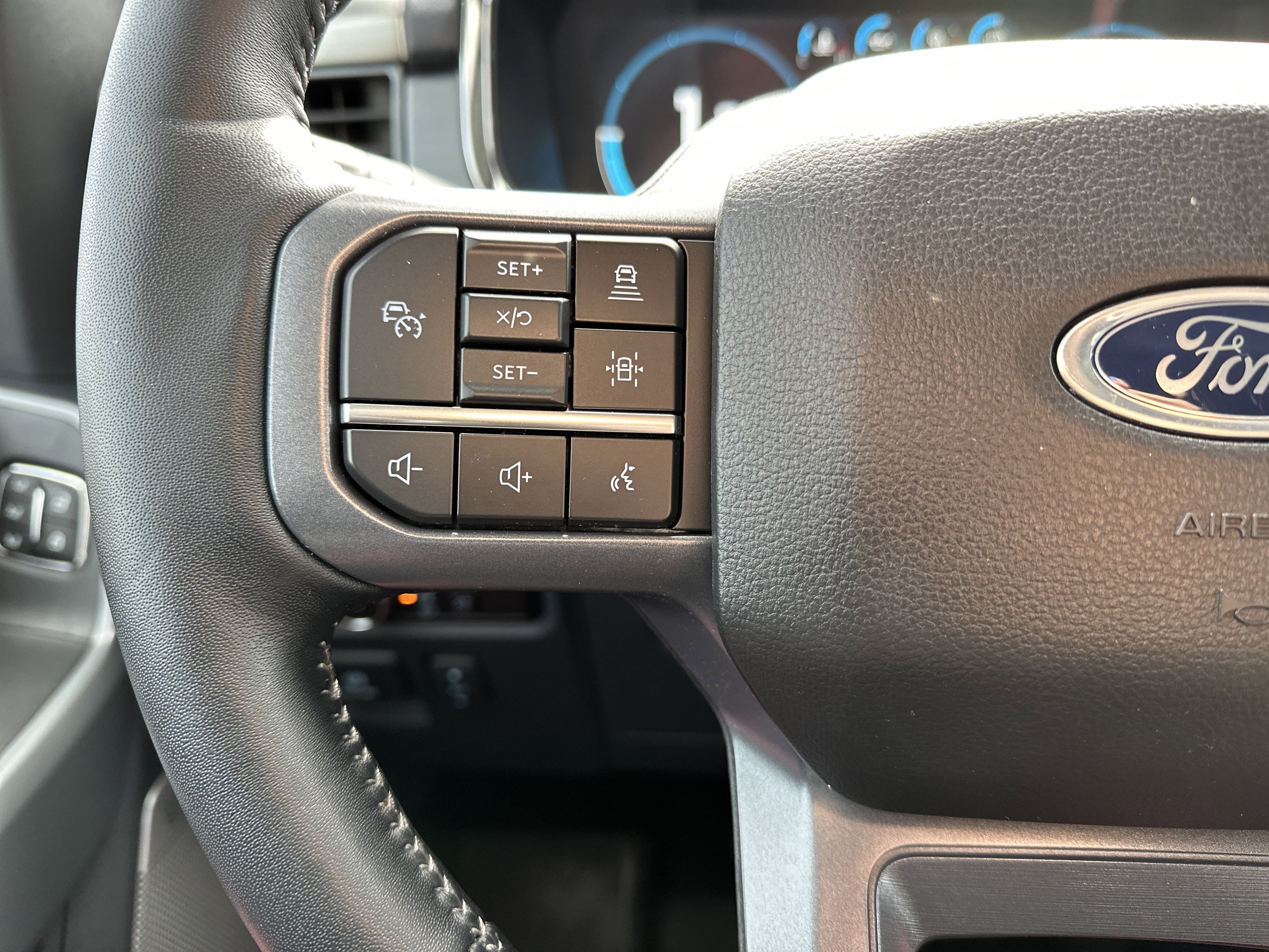 Used 2023 Ford F150 Lariat w/ Trailer Tow Package AWD/4WD image 18