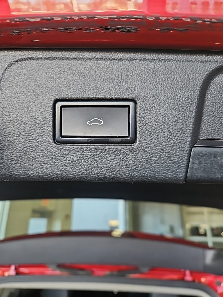 Used 2021 Volkswagen Atlas SE image 18