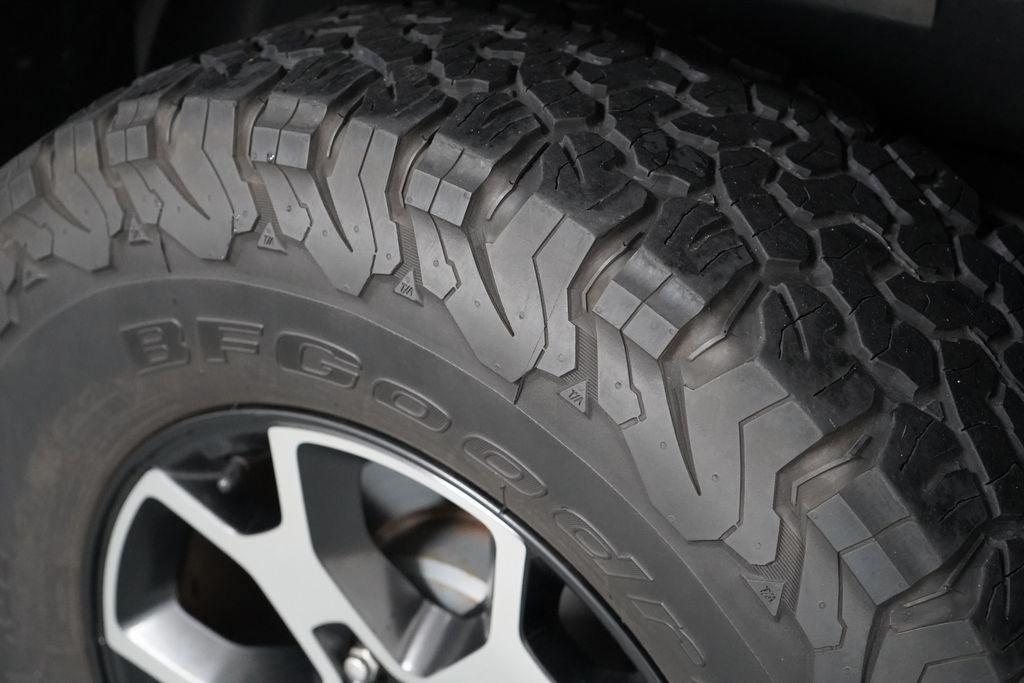 Used 2014 Jeep Wrangler Unlimited Sahara w/ Connectivity Group AWD/4WD image 32