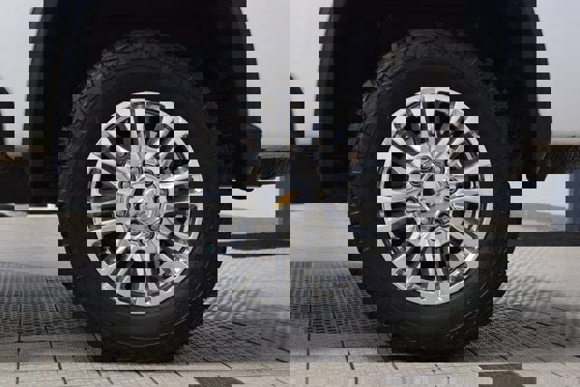 Used 2022 Chevrolet Silverado 2500 High Country w/ Safety Package II image 19