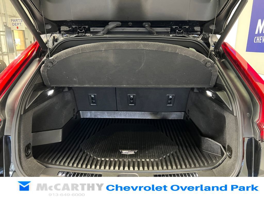 Used 2021 Cadillac XT4 Premium Luxury w/ Cold Weather Package image 33
