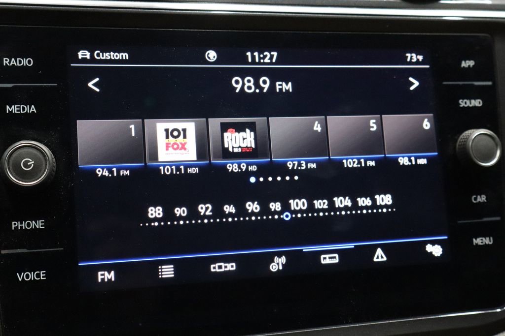 Used 2022 Volkswagen Tiguan SE image 33