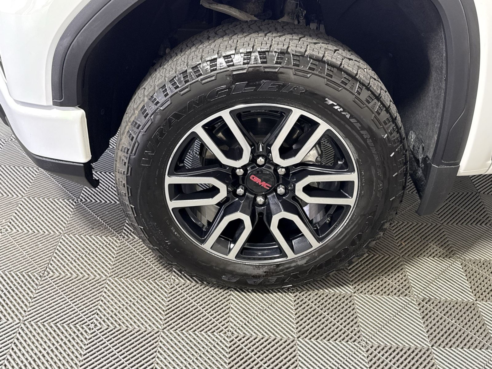 Used 2026 GMC Sierra 1500 AT4 w/ Technology Package AWD/4WD image 12