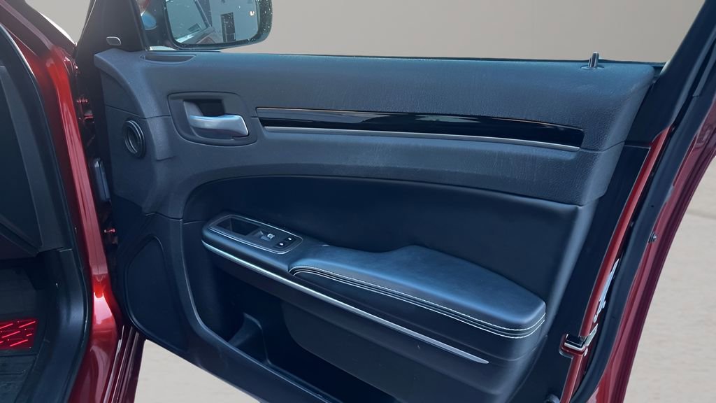 Used 2021 Chrysler 300 S image 29