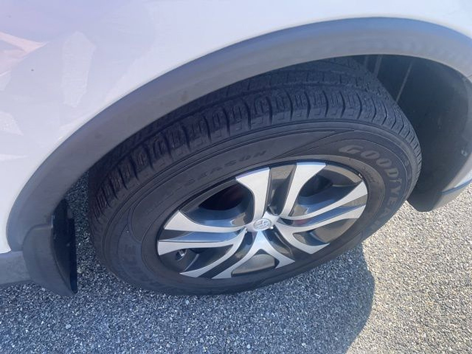 Used 2018 Toyota RAV4 LE w/ All Weather Liner Package AWD/4WD image 10